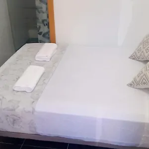 Estudio Encantador Cerca Del Carrefour Rosaleda 1 Apartamento